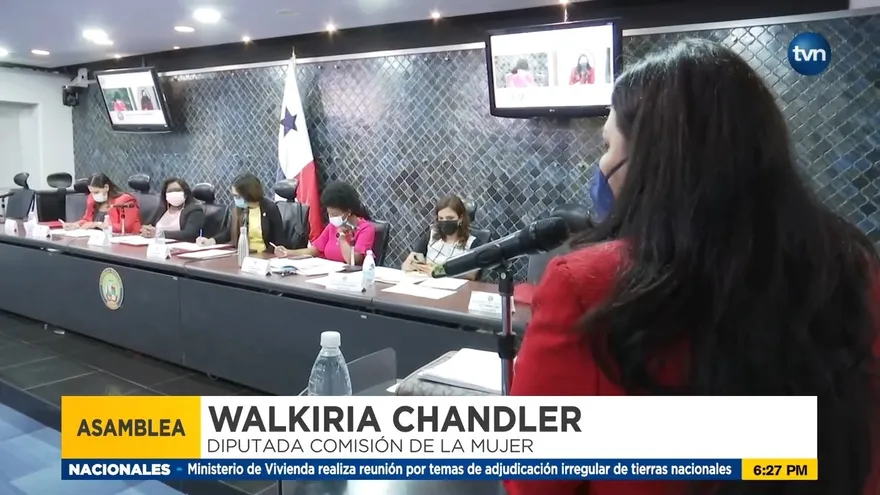 Diputadas no están satisfechas con respuestas de exdirectora de la Senniaf