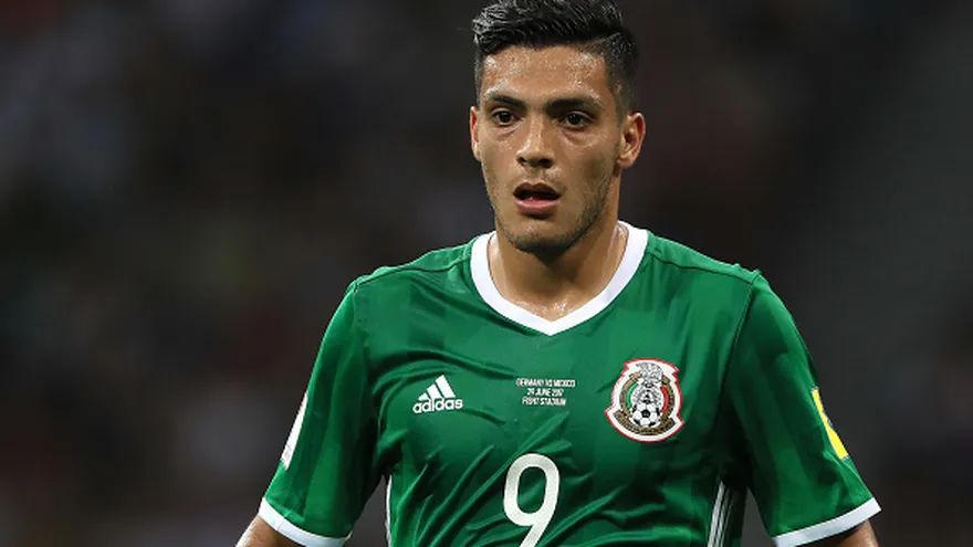 El delantero mexicano Raúl Jiménez no podrá jugar ante Panamá