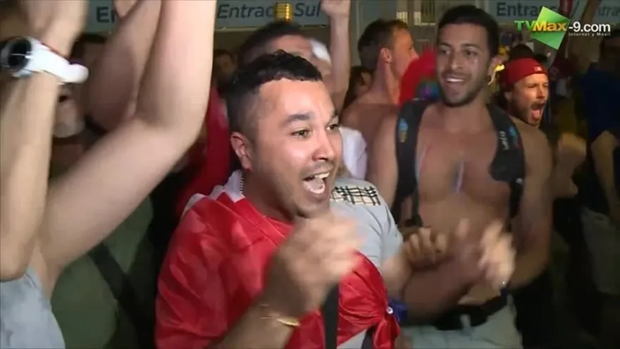 Franceses celebran victoria en Salvador