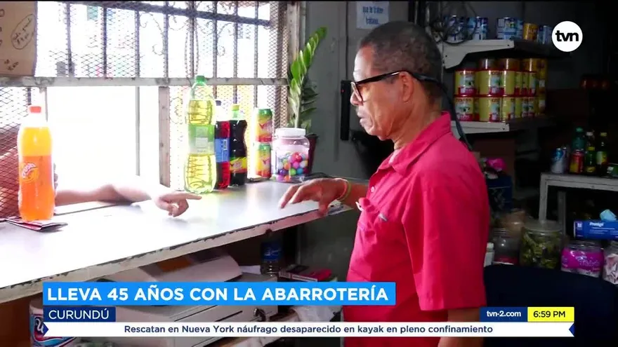 Abastecen abarrotería que fue saqueada en Curundú