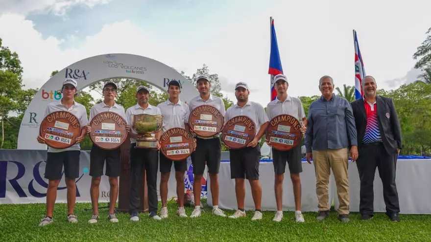 Integrantes del equipo de Panamá son premiados en la Copa Los Volcanes 2025