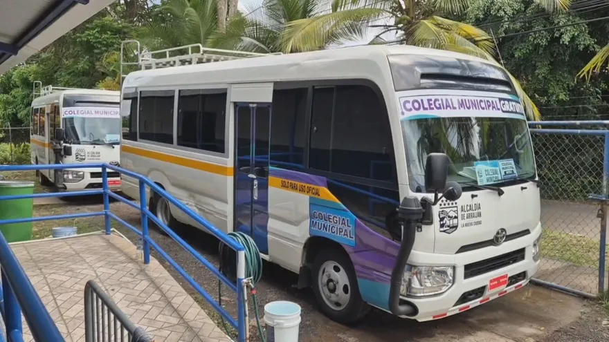 Senniaf inicia investigación por uso de imágenes de adolescentes en buses de la Alcaldía de Arraiján