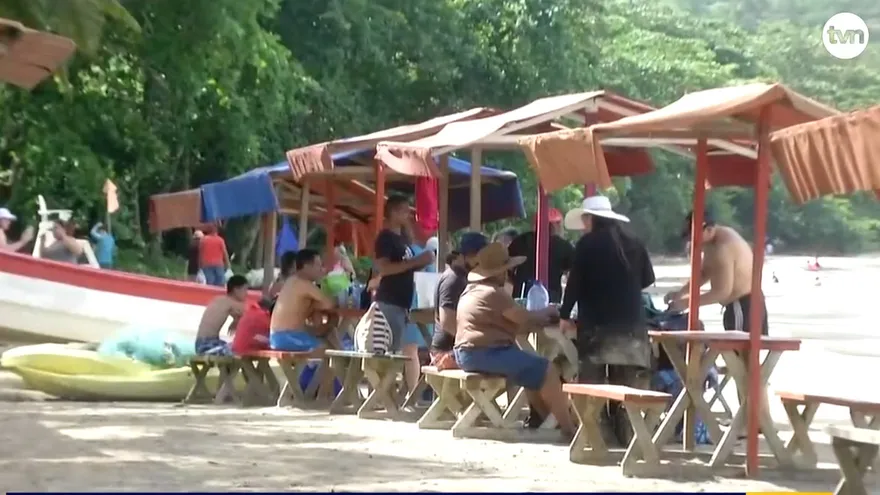 Día de las Madres en las playas de Colón