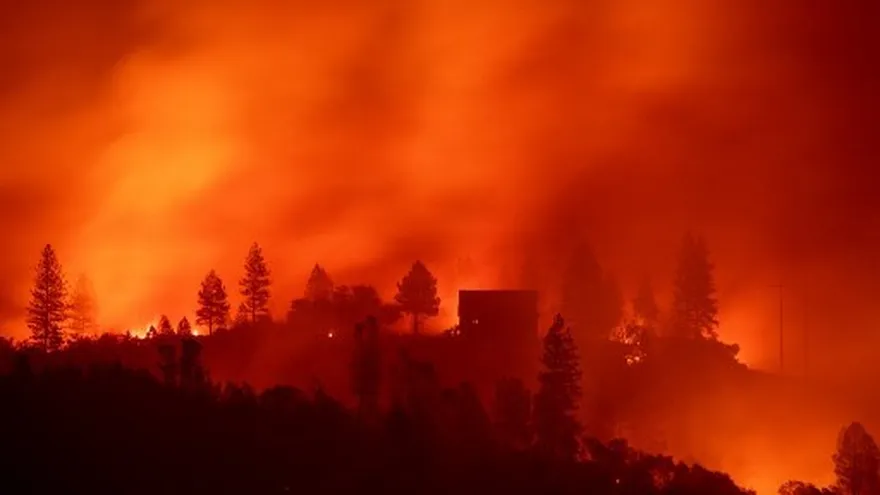 Se reportan 23 muertos por incendios en California, Estados Unidos