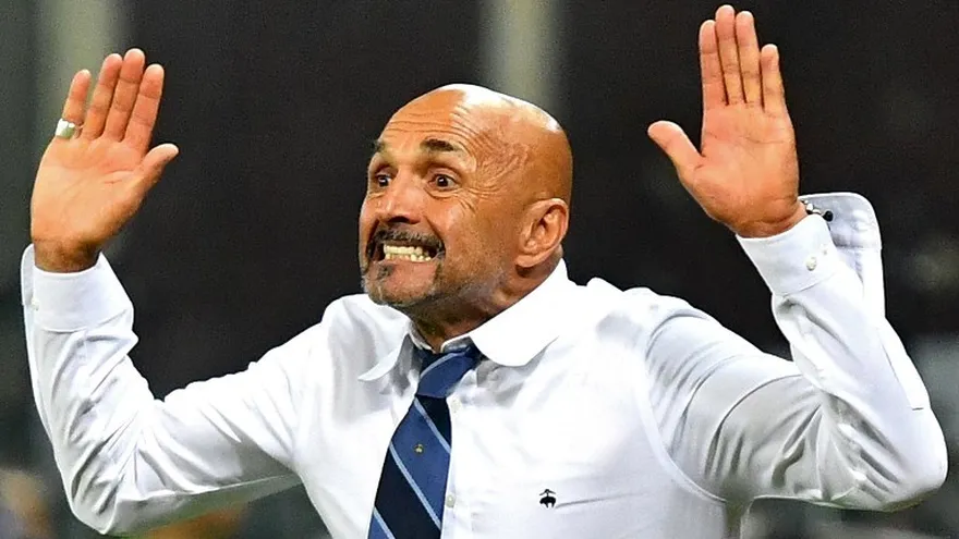 Sanción al técnico del Inter por festejar un gol con demasiada vehemencia