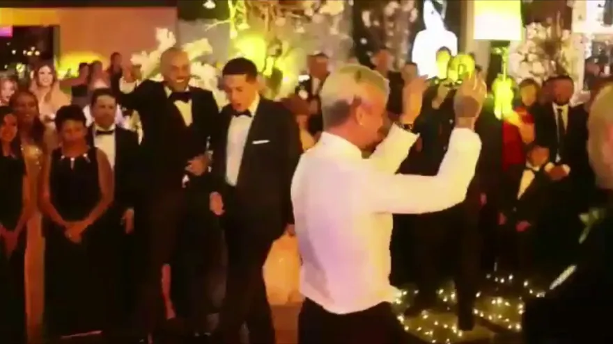 La caída de J Balvin en la boda de Nicky Jam