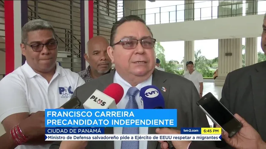 Independientes entregan libros de firmas para su candidatura a presidente