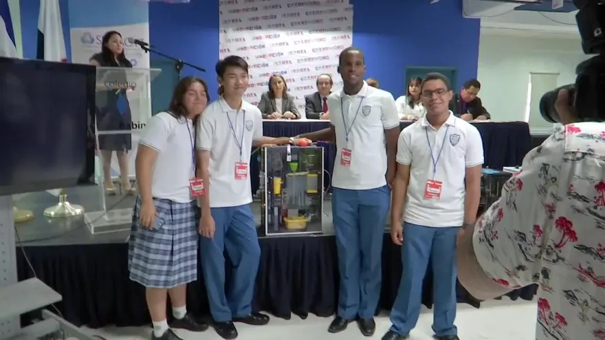 Estudiantes panameños van a competencia internacional de física