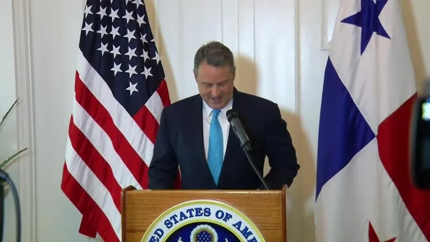 Empleados de grupo Waked realizan caravana