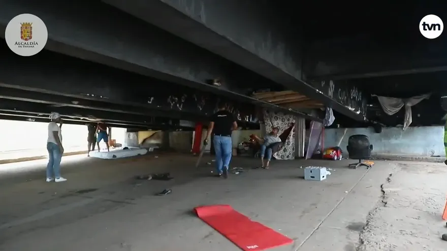 Alcaldía de Panamá recoge a la gente de calle