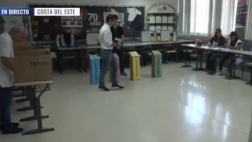 Roux ejerce su derecho al voto