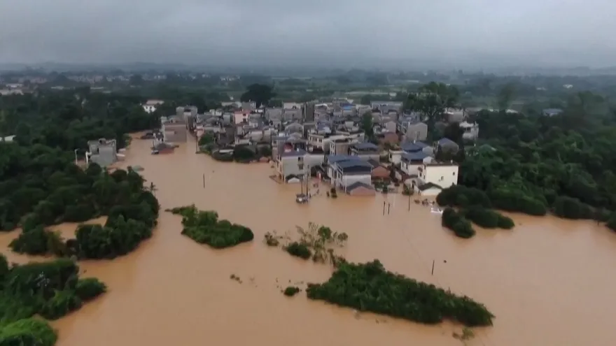 Evacuados en China tras lluvias intensas.
