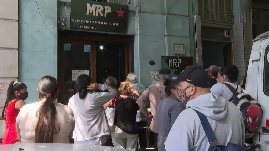 La falta de trabajo aprieta en el estómago y en el humor social de los argentinos