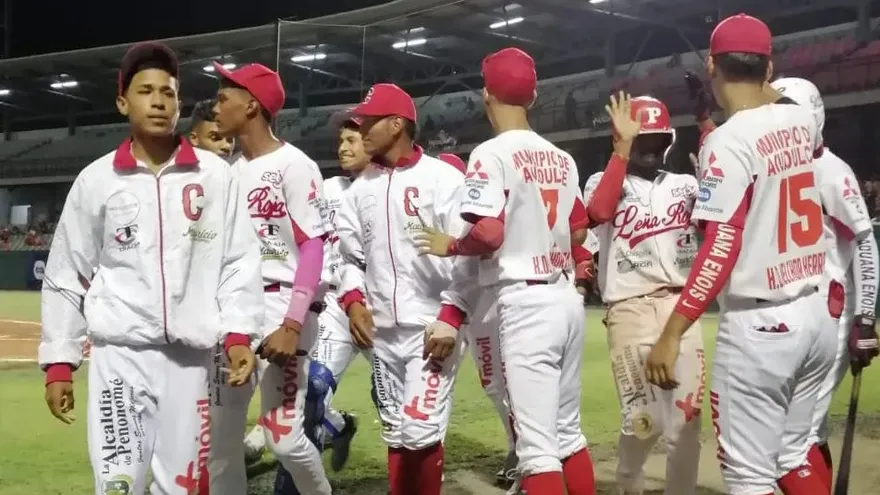 Resumen del partido Panamá Metro: 6 - Coclé: 16 (Béisbol Juvenil)