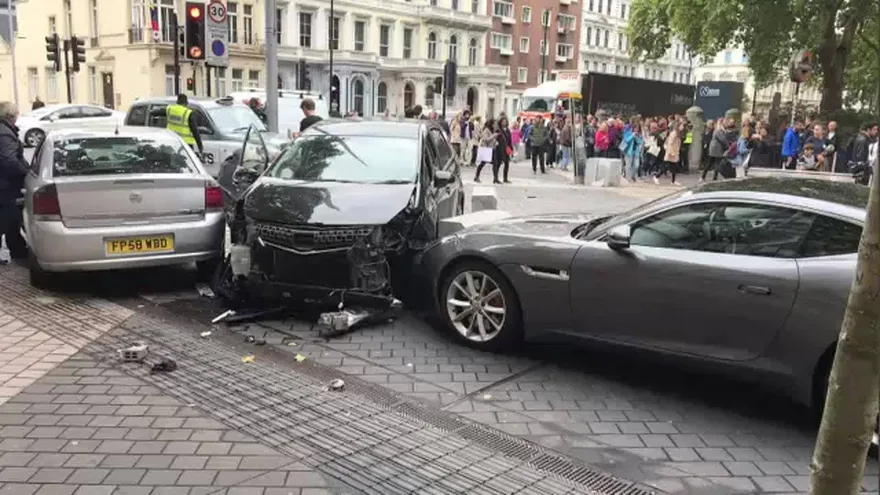 Once heridos en accidente de automóvil en Londres