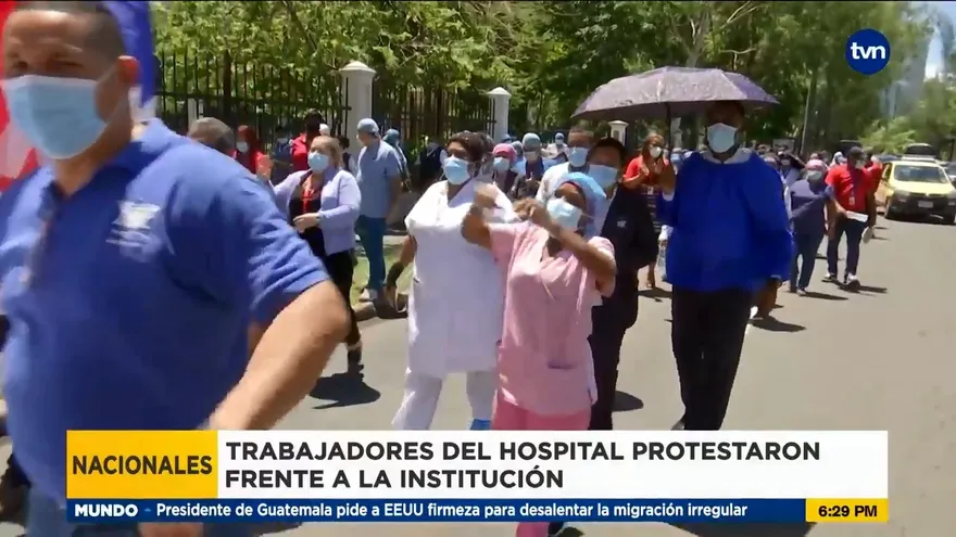 Administrativos del Hospital Santo Tomás protestaron