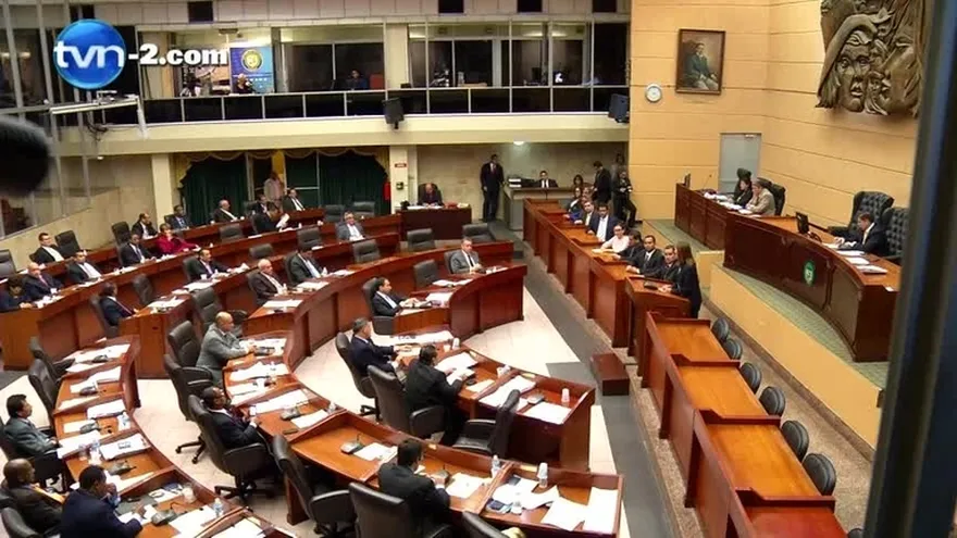 Diputados suplentes podrán cobrar nuevamente el doble ingreso económico