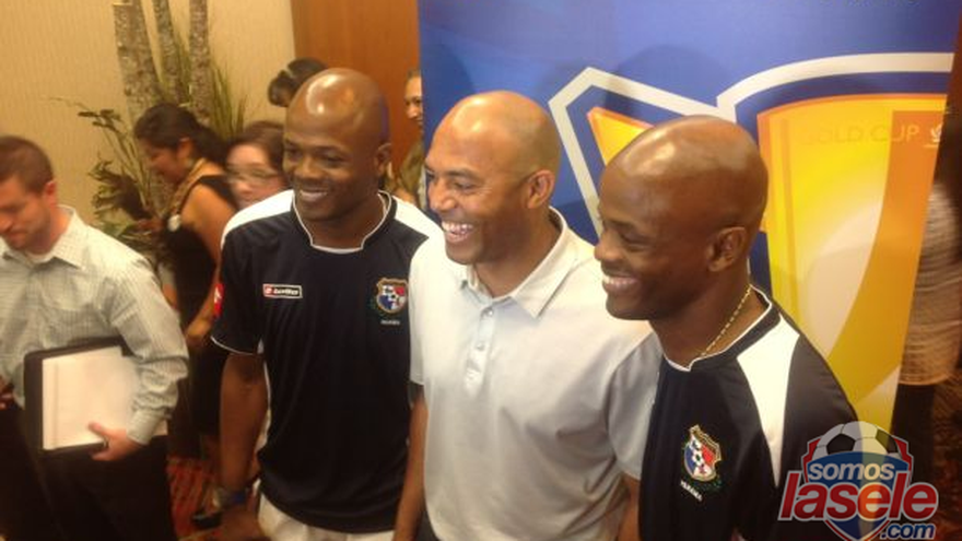 Mariano Rivera estuvo con la sele luego del triunfo ante México