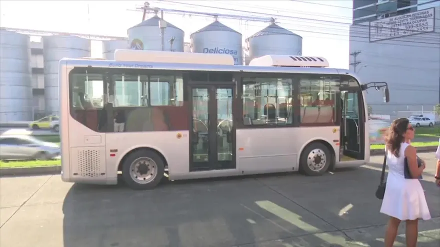 Poner en marcha bus eléctrico en el Casco Antiguo
