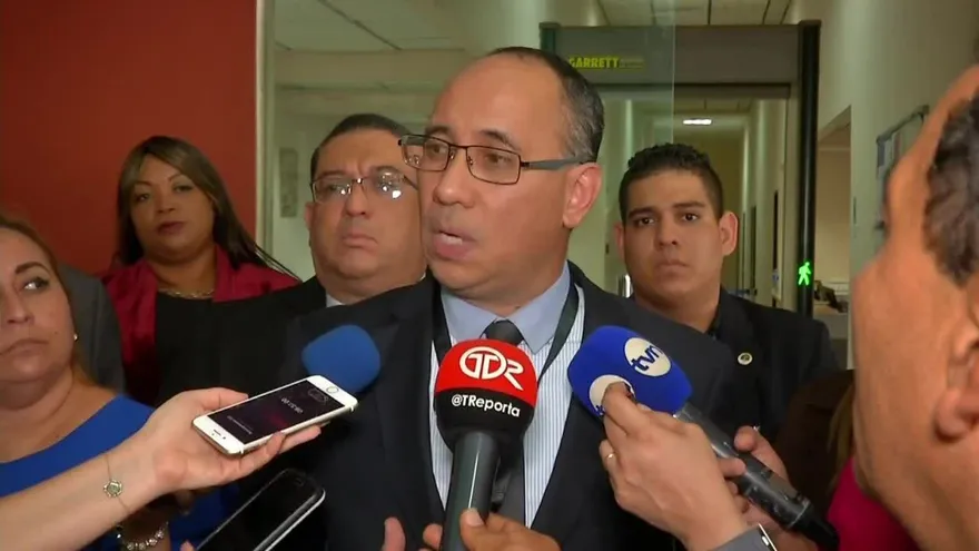 Fiscal dice que abogado de Martinelli le tomó fotos