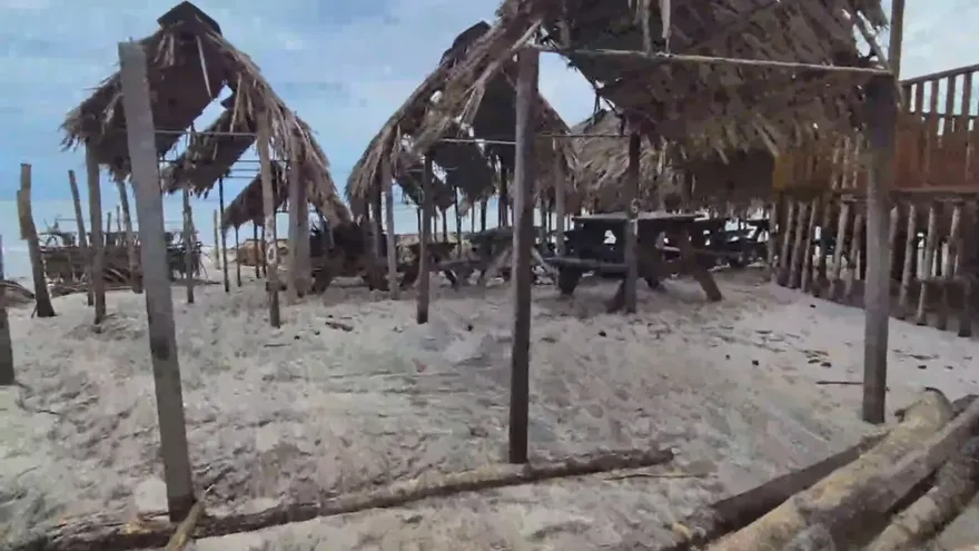 Ranchos en playa Santa Clara