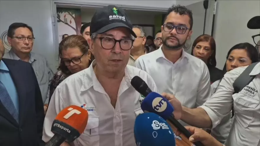 Ministro de Salud, Fernando Boyd Galindo.