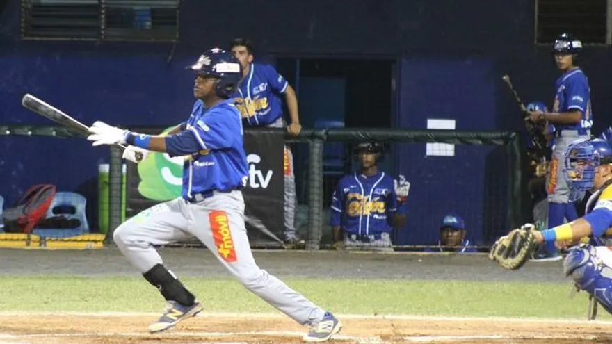 Colón sigue con buena Racha y le pega al líder