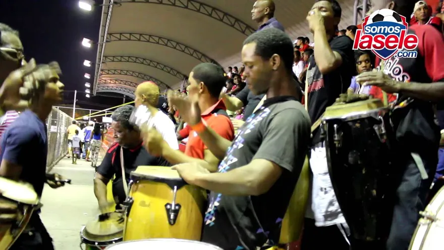 El sabor desde las gradas en el partido entre Río Abajo FC vs Alianza FC