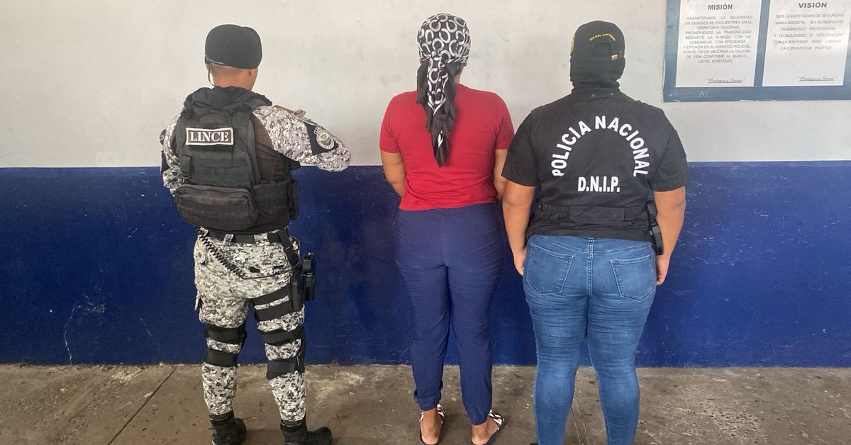Mujer aprehendida por supuesto peculado en junta comunal de Barrio Sur será llevada ante un juez