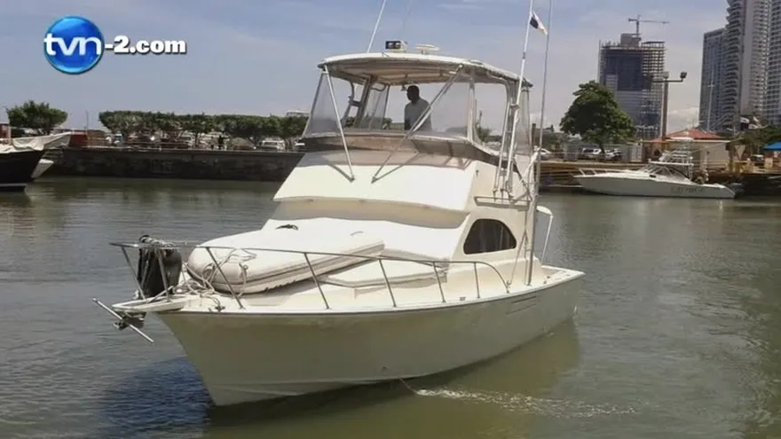 Siguen buscando a tripulante de yate hundido