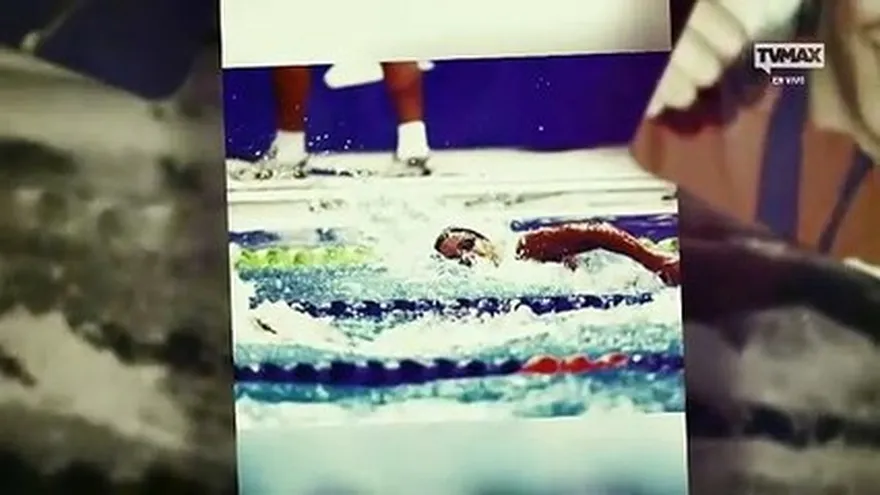 Luis Mouynes y Damaris Young entregan reconocimiento a Eileen Coparropa