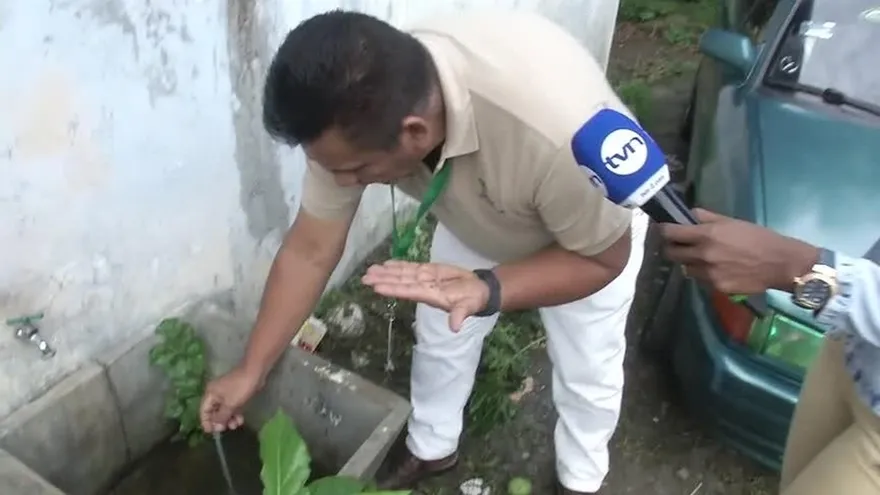 Inspectores encuentran criaderos de mosquitos a diario