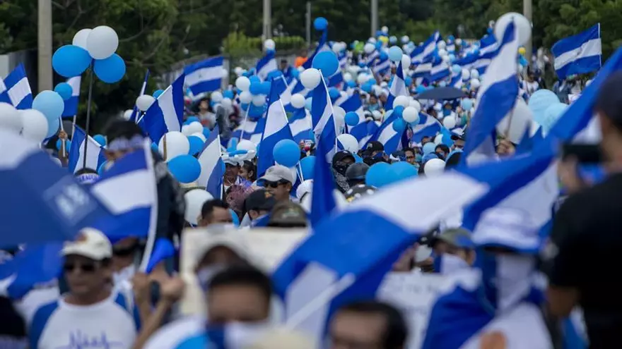 La crisis de Nicaragua ha dejado al menos 328 muertos, según la Comisión Interamericana de Derechos Humanos (CIDH), que responsabiliza al Gobierno de Ortega por crímenes "de lesa humanidad". Organismos locales cuentan hasta 595 víctimas. Las autoridades admiten 200.