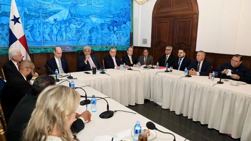 Mulino se reúne con bancada de Realizando Metas