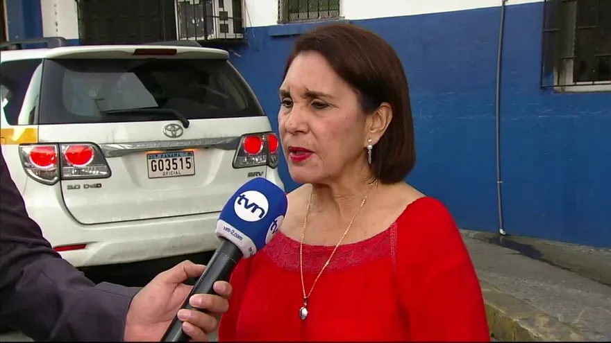 Autoridades buscan alternativas para estudiantes de escuela República de Venezuela