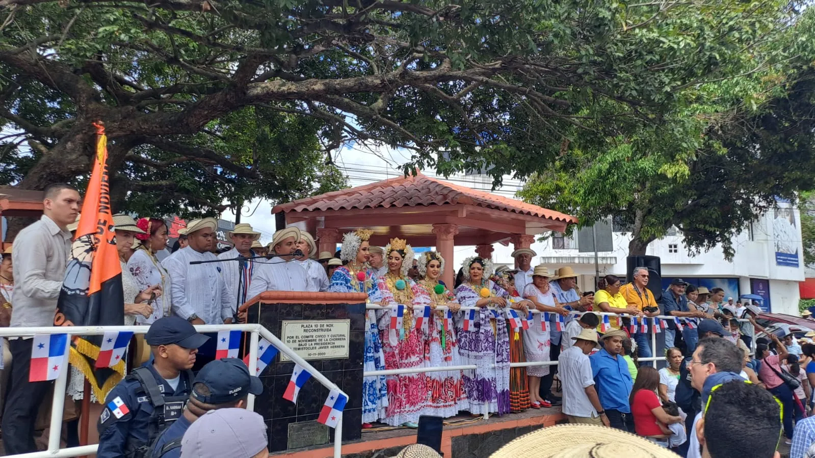 Desfile folclórico en La Chorrera.