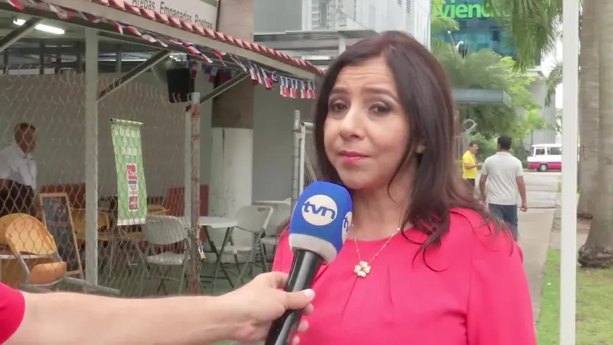 Madre de portero Jaime Penedo confiada en triunfo de Panamá