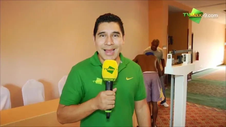 Pesaje oficial de Boxeo de Lujo en Col