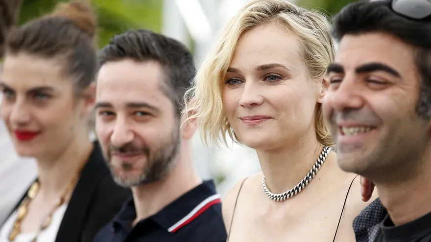 La actriz alemana Diane Kruger (centro) posa durante la presentación de la película "In the Fade" en el marco de la 70 edición del Festival de Cine Internacional de Cannes (Francia)