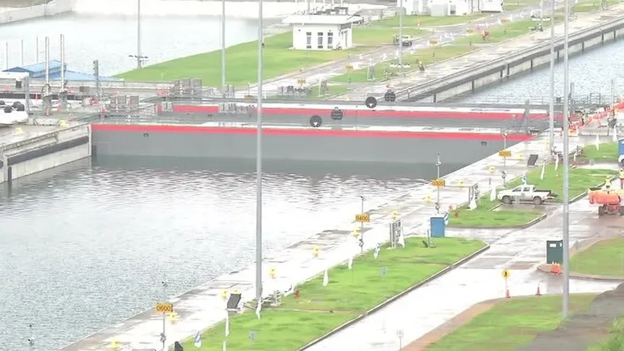 Panameños emocionados con la ampliación del Canal