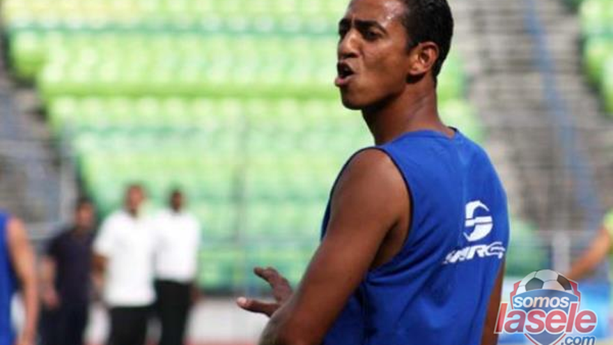 Rolando Escobar será baja ante México