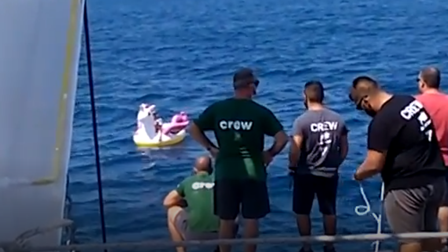 Equipo que brindó auxilio a la pequeña.