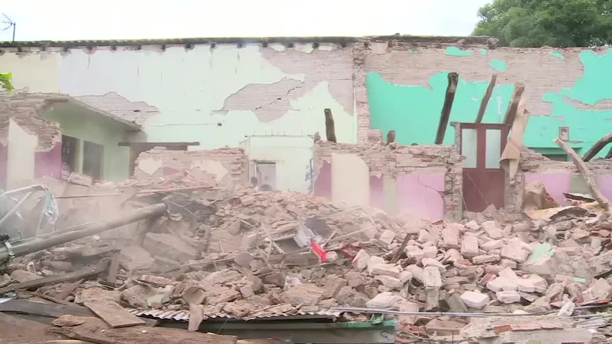 Suman 90 los muertos por terremoto en México