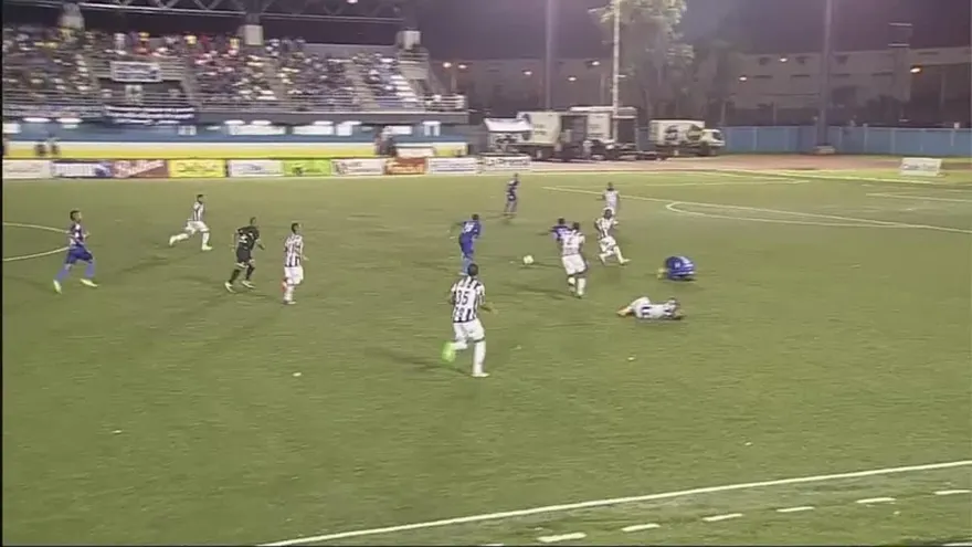 Resumen Árabe Unido 2-1 Tauro FC fecha 16 Apertura 2015