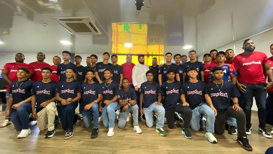 Integrantes de la Selección de Béisbol U15 de Panamá