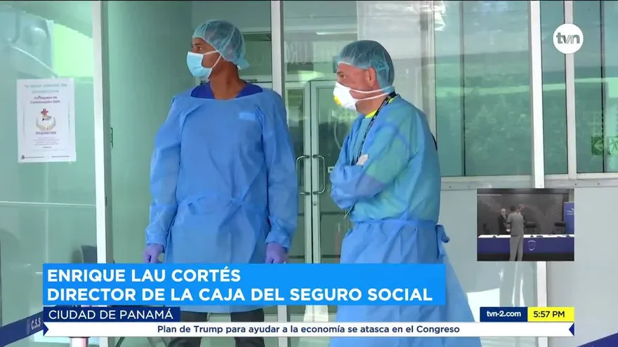 Grupo de médicos y enfermeras en vigilancia por COVID-19