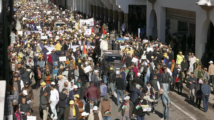 Miles de personas protestaron este domingo en Rabat contra "la subida de los precios, la represión y la opresión"