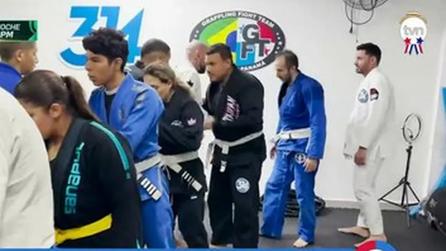 Robin se fue a aprender Jiu Jitsu