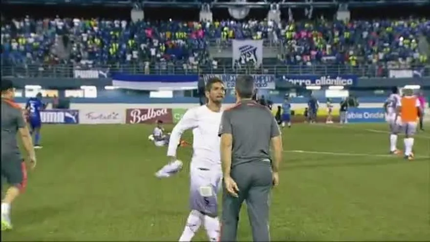 Incidente en partido Árabe Unido vs. Plaza Amador
