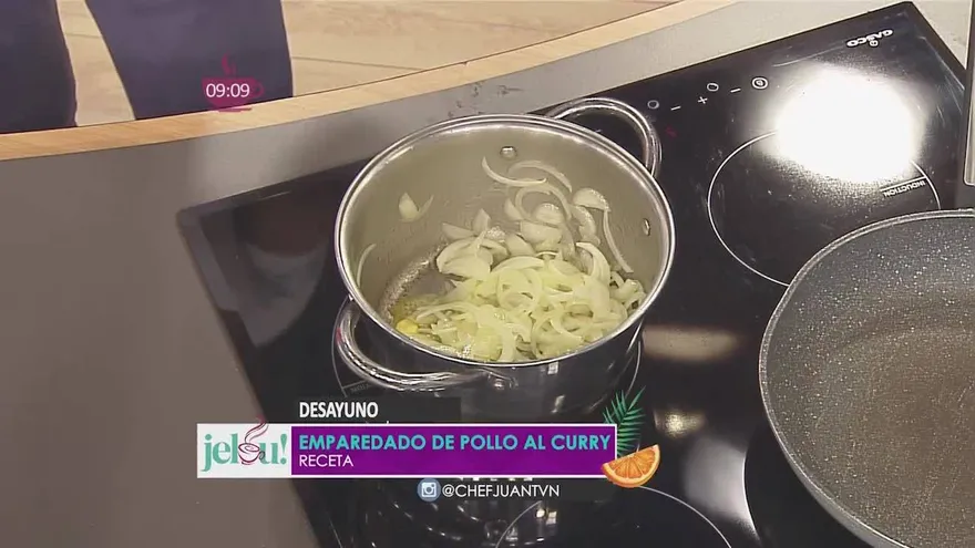 Emparedado de pollo al curry